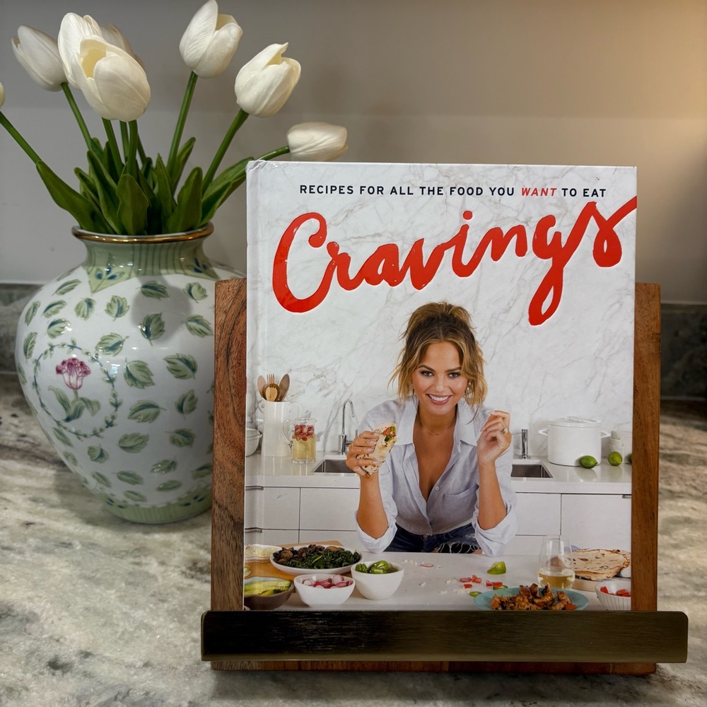 Cravings Cookbook by Chrissy Teigen